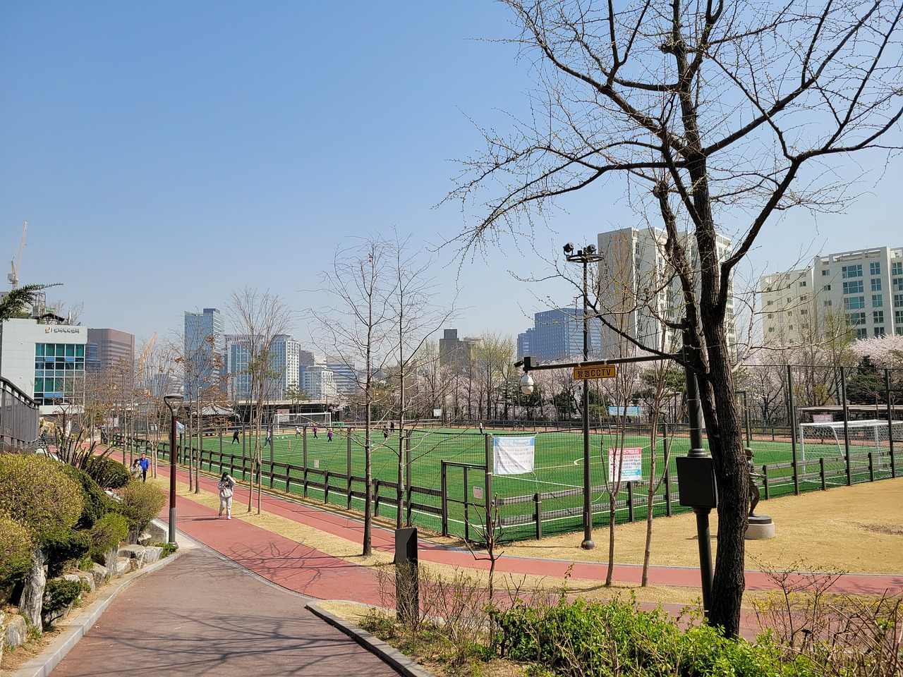 市场上的一 市场上的一